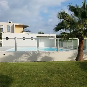 F1 De 36m2 Avec Terrasse Et Parking Privatif. Appartement